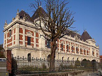 École Nationale Supérieure des Arts et Industries Textiles